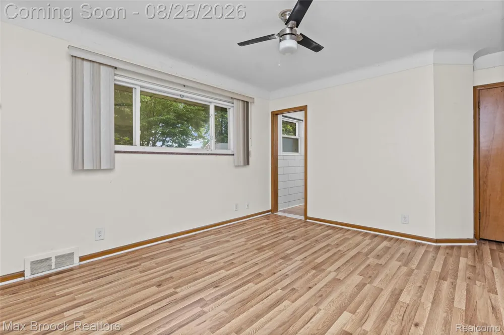 24601 Ridgedale Street Oak Park City, MI 48237