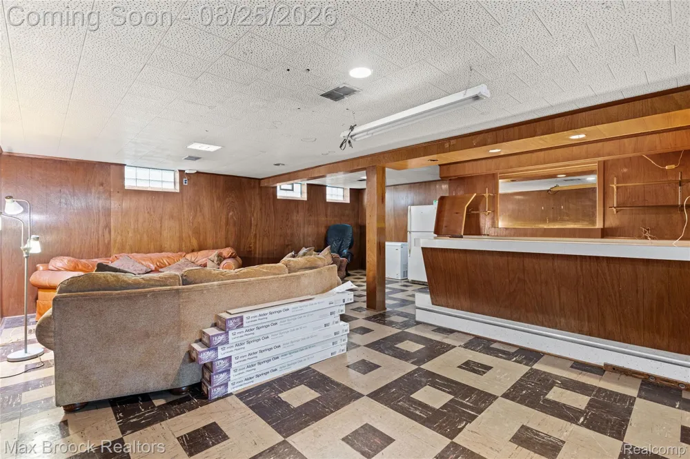 24601 Ridgedale Street Oak Park City, MI 48237