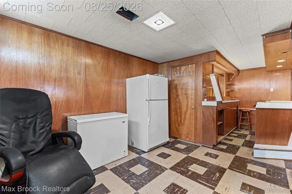 24601 Ridgedale Street Oak Park City, MI 48237