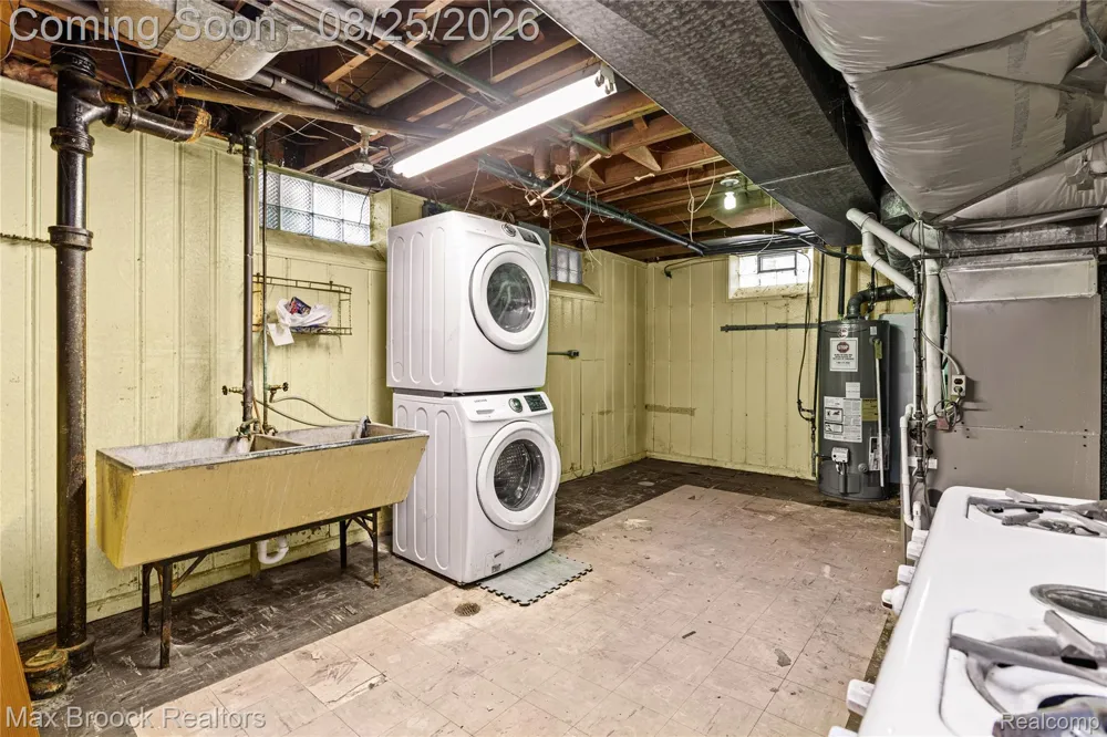 24601 Ridgedale Street Oak Park City, MI 48237