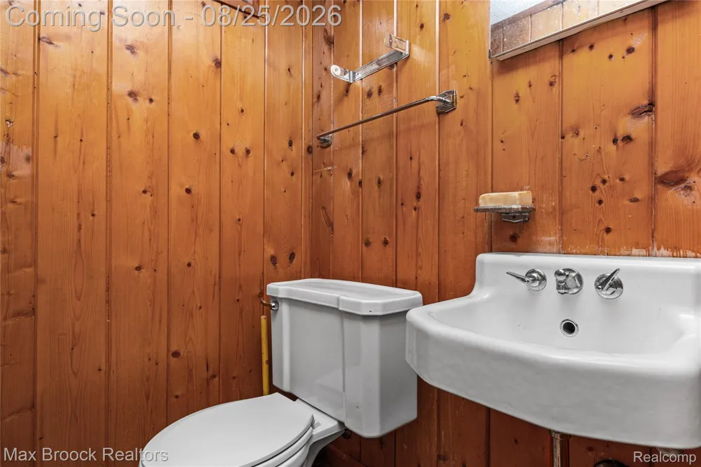 24601 Ridgedale Street Oak Park City, MI 48237