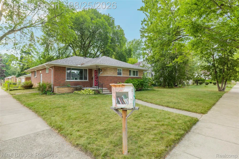 24601 Ridgedale Street Oak Park City, MI 48237