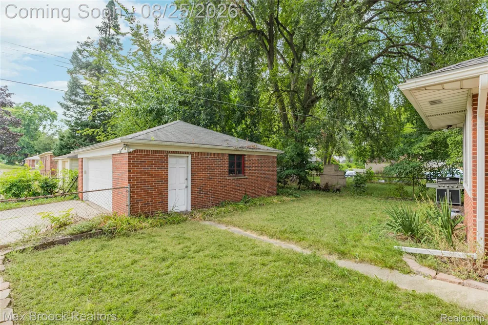 24601 Ridgedale Street Oak Park City, MI 48237