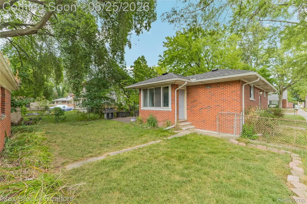 24601 Ridgedale Street Oak Park City, MI 48237