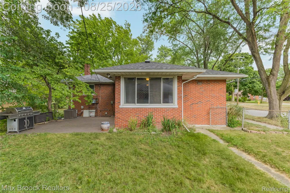 24601 Ridgedale Street Oak Park City, MI 48237