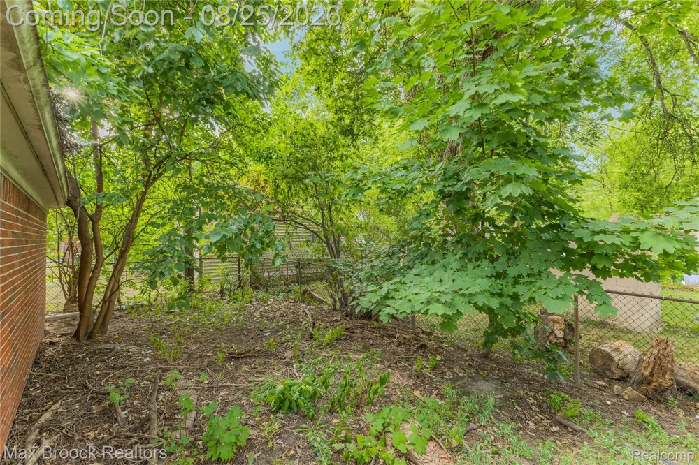 24601 Ridgedale Street Oak Park City, MI 48237