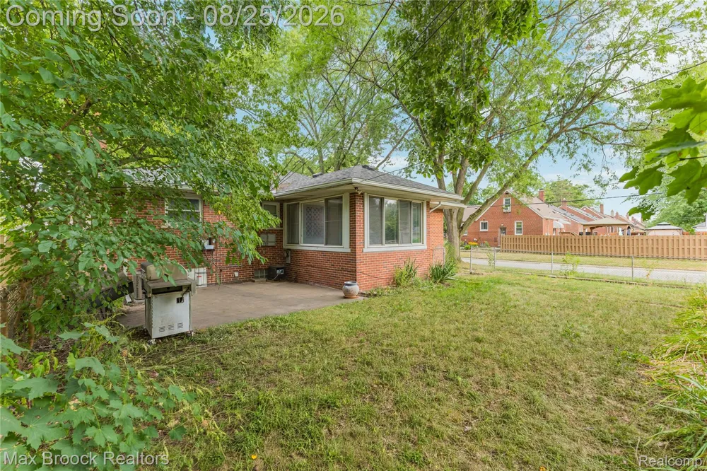 24601 Ridgedale Street Oak Park City, MI 48237