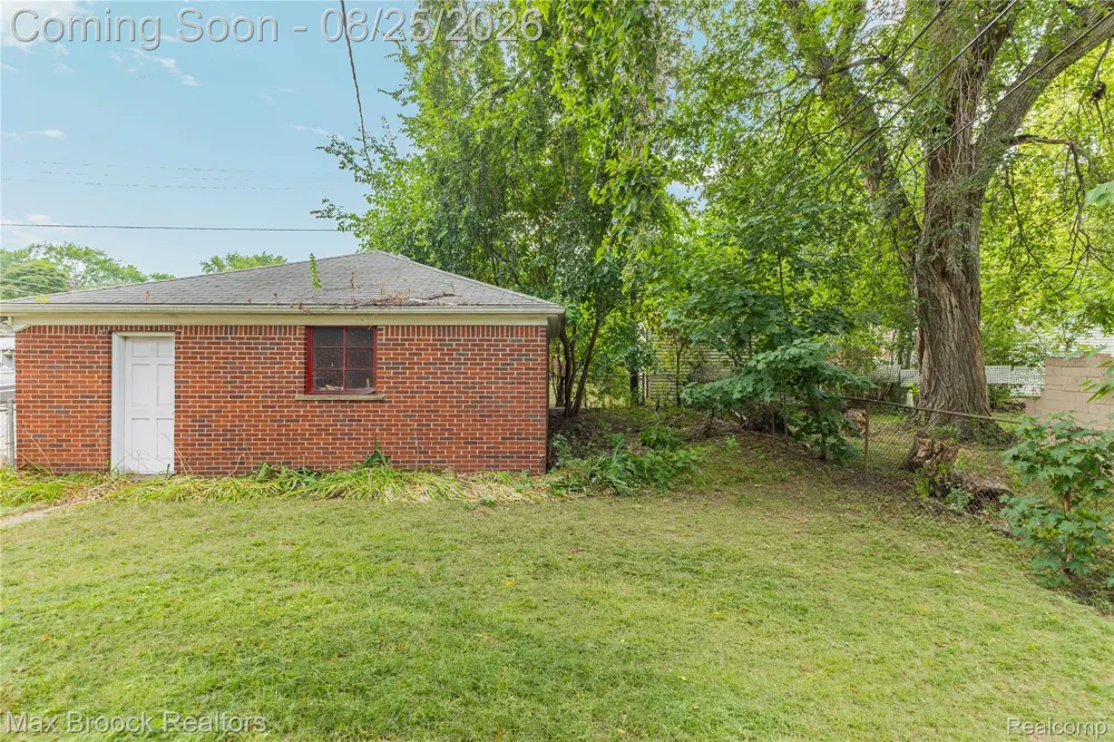 24601 Ridgedale Street Oak Park City, MI 48237