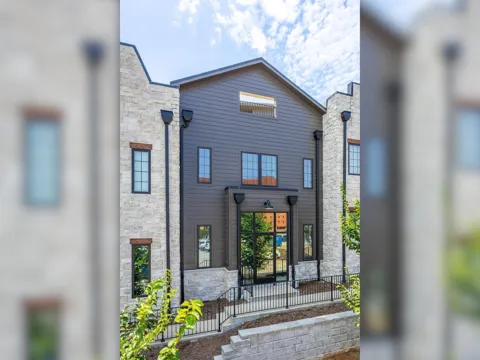 1036 E 4th Street #103