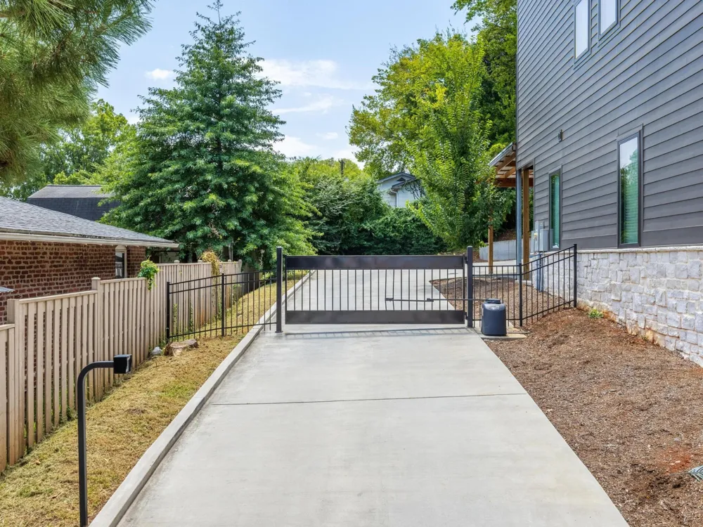 1036 E 4th Street #103 Chattanooga, TN 37403