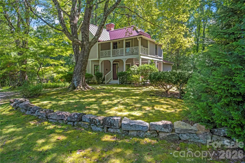 520 Esseola Street Saluda, NC 28773