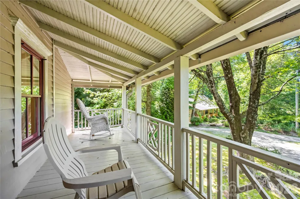 520 Esseola Street Saluda, NC 28773