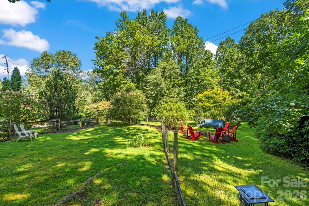 520 Esseola Street Saluda, NC 28773