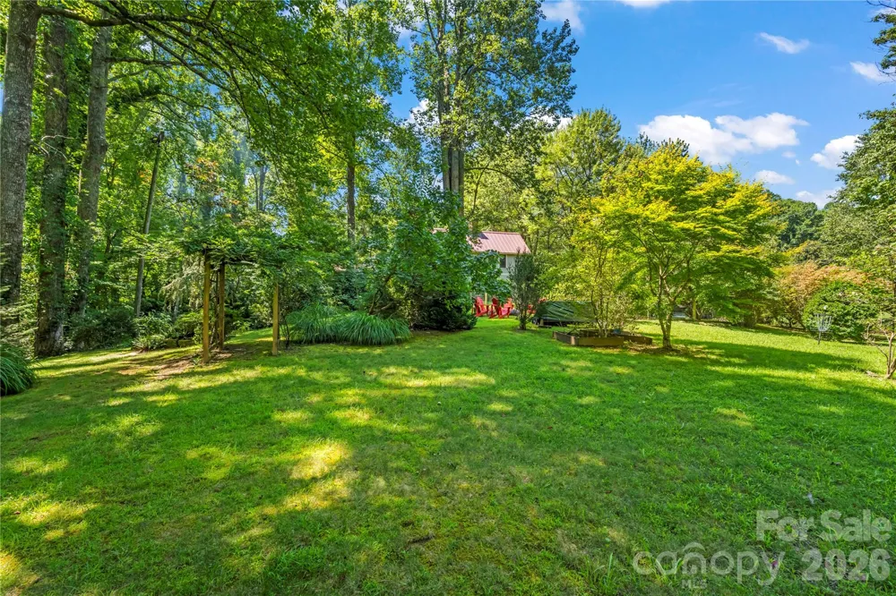 520 Esseola Street Saluda, NC 28773