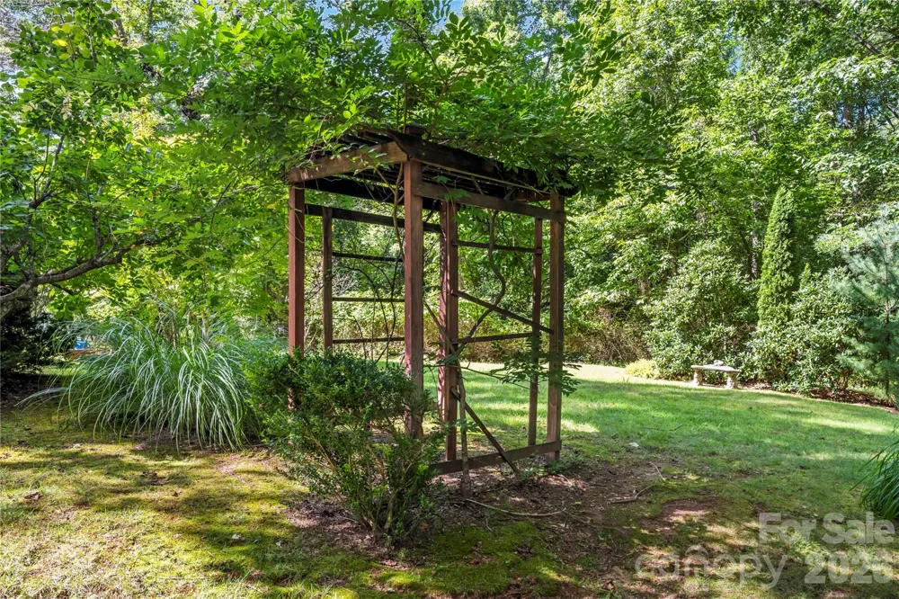520 Esseola Street Saluda, NC 28773