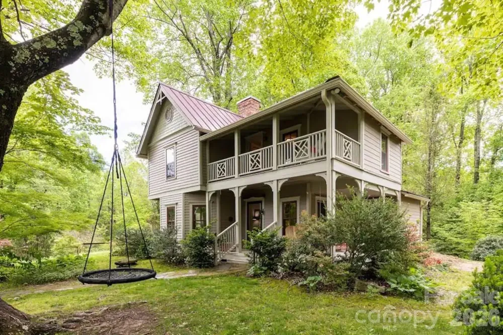 520 Esseola Street Saluda, NC 28773