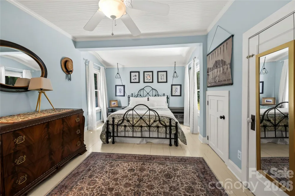 520 Esseola Street Saluda, NC 28773