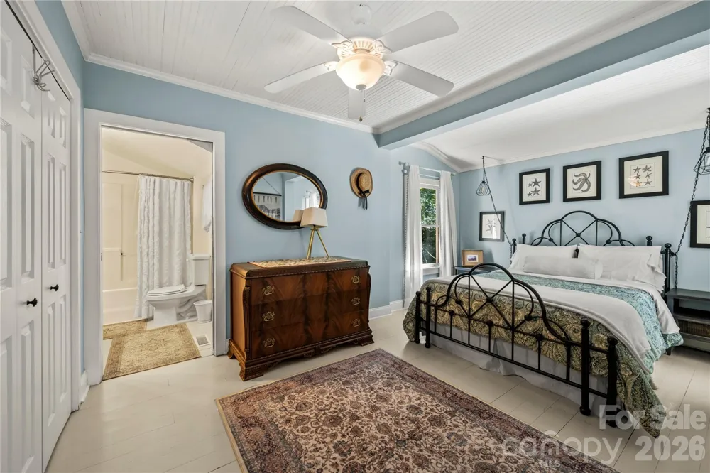 520 Esseola Street Saluda, NC 28773
