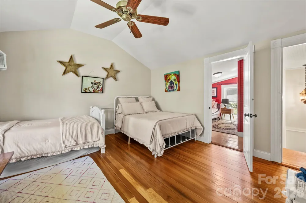 520 Esseola Street Saluda, NC 28773
