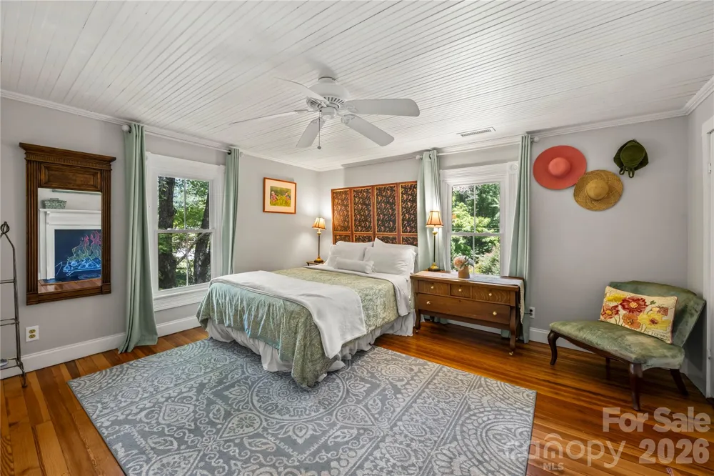 520 Esseola Street Saluda, NC 28773