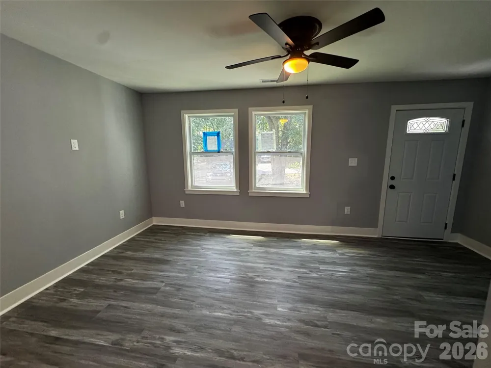 510 E Peachtree Street Dallas, NC 28034