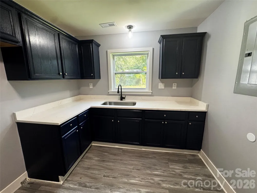 510 E Peachtree Street Dallas, NC 28034