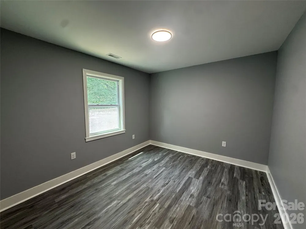 510 E Peachtree Street Dallas, NC 28034