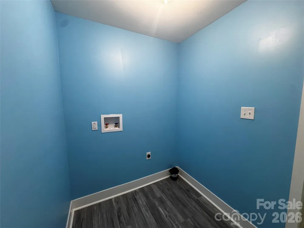 510 E Peachtree Street Dallas, NC 28034