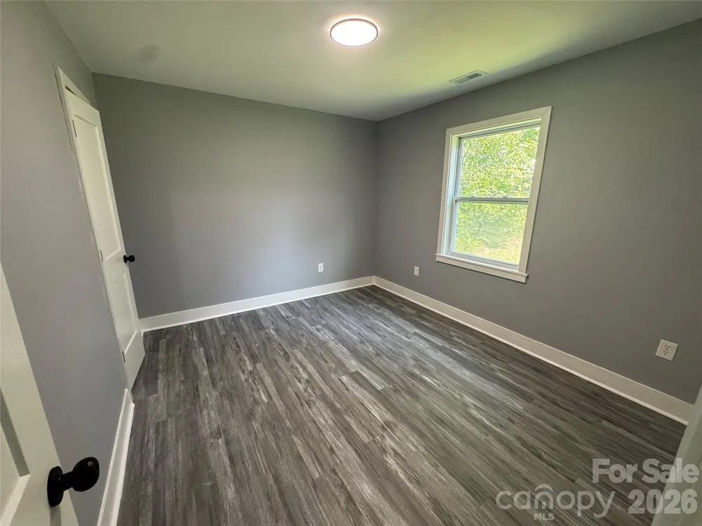 510 E Peachtree Street Dallas, NC 28034