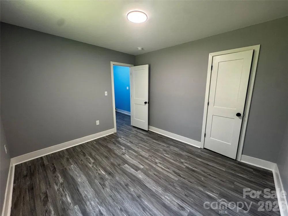 510 E Peachtree Street Dallas, NC 28034
