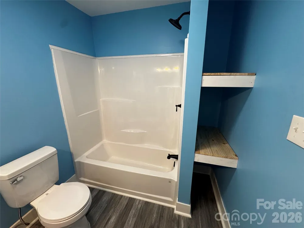 510 E Peachtree Street Dallas, NC 28034
