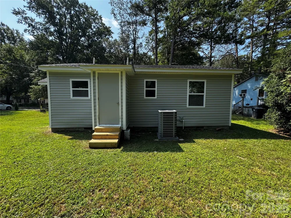 510 E Peachtree Street Dallas, NC 28034