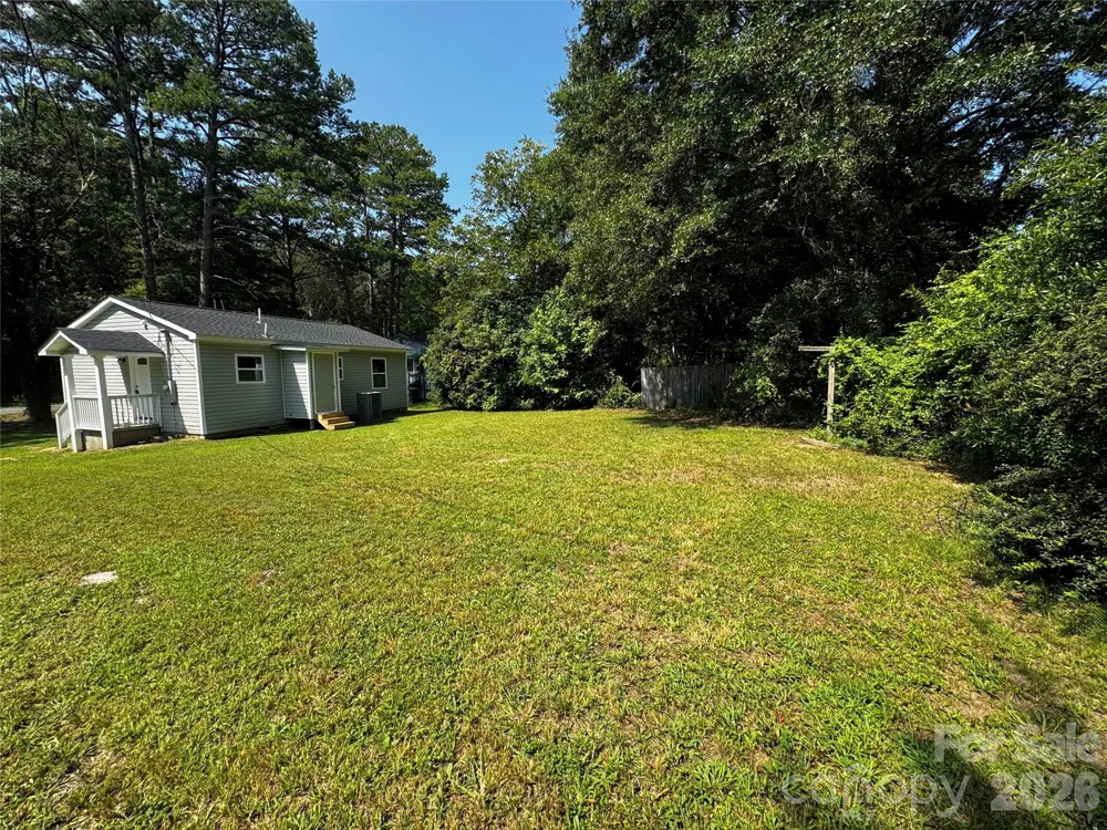 510 E Peachtree Street Dallas, NC 28034