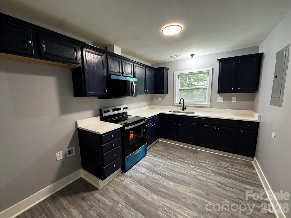 510 E Peachtree Street Dallas, NC 28034