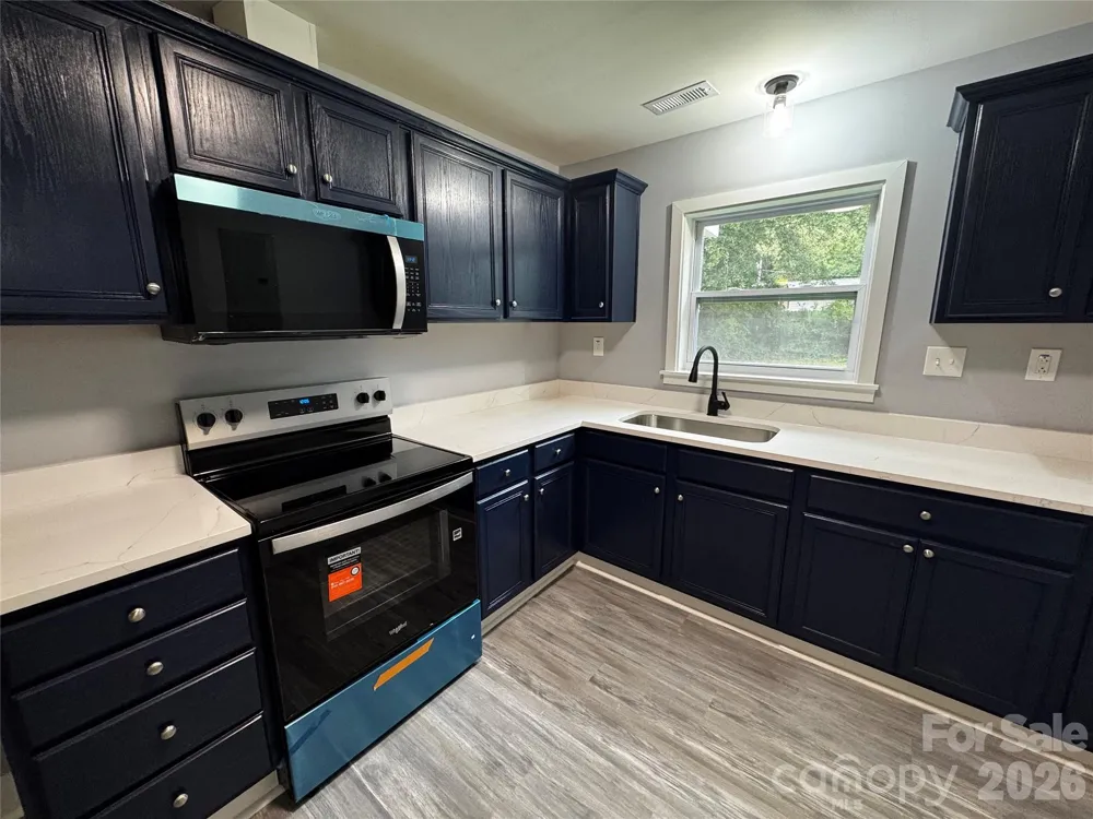 510 E Peachtree Street Dallas, NC 28034