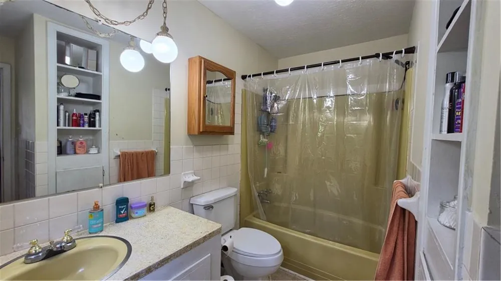 5829 Clarks Bridge Road Clermont, GA 30527
