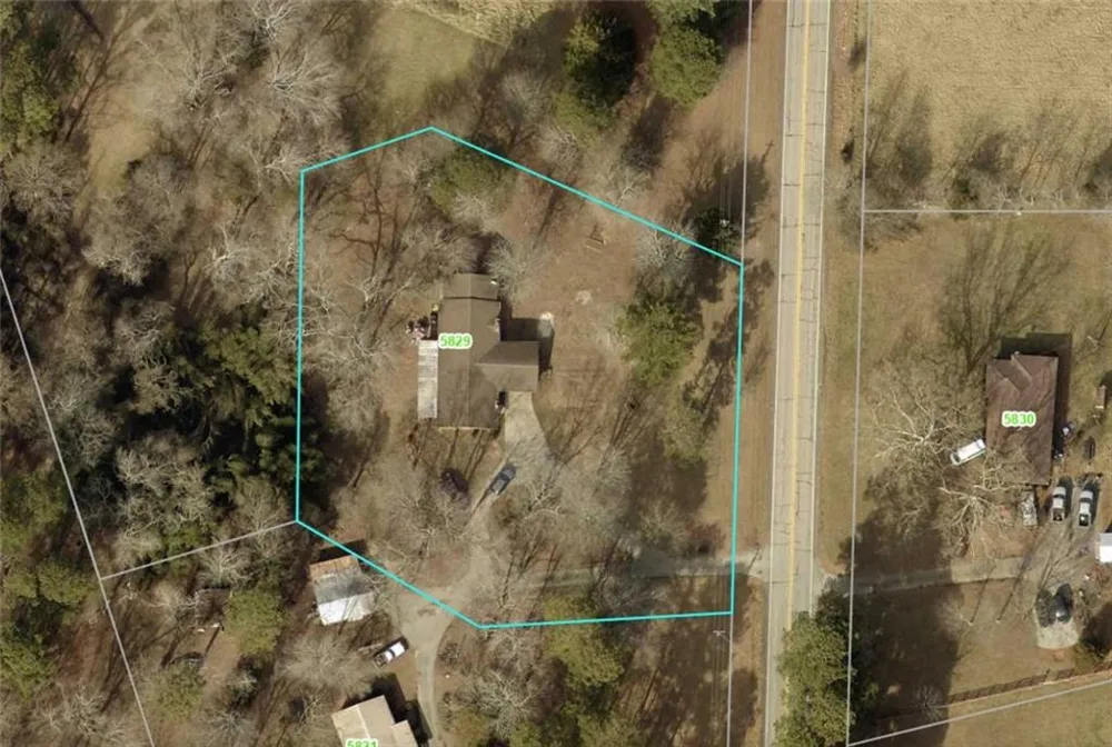 5829 Clarks Bridge Road Clermont, GA 30527