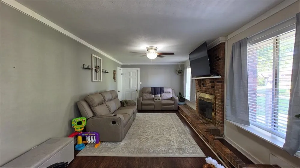 5829 Clarks Bridge Road Clermont, GA 30527