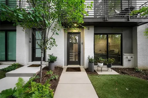 550 Highland Avenue NE #9