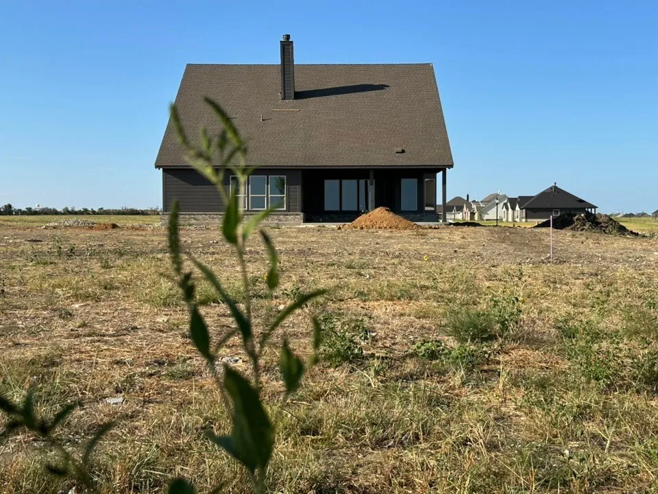 240 Horizon Road Valley View, TX 76272