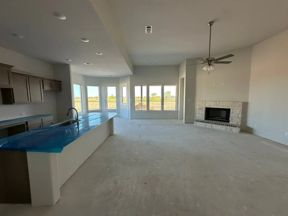 240 Horizon Road Valley View, TX 76272