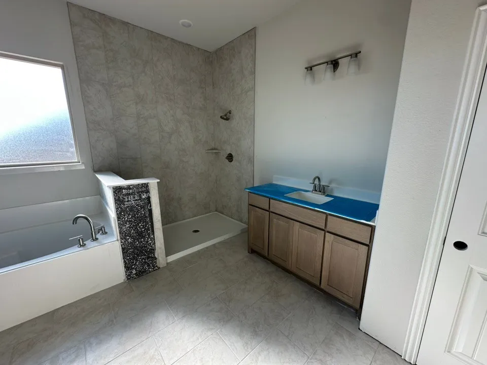 240 Horizon Road Valley View, TX 76272
