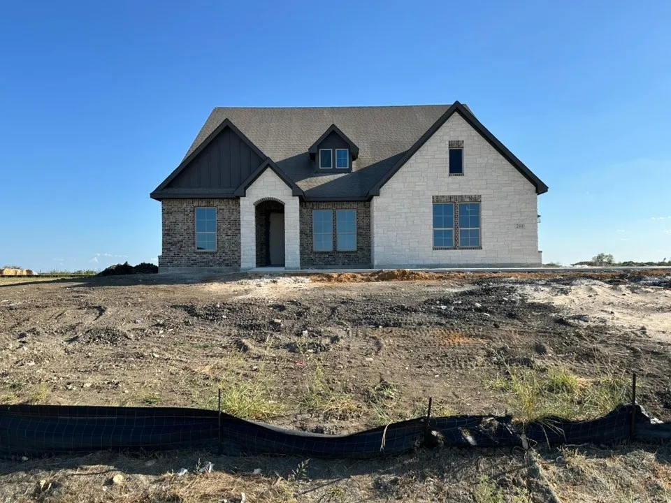 240 Horizon Road Valley View, TX 76272