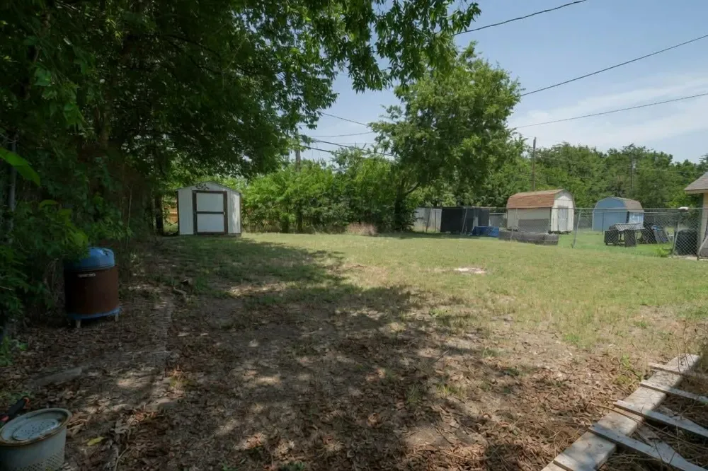 1021 Baker Street Fort Worth, TX 76104