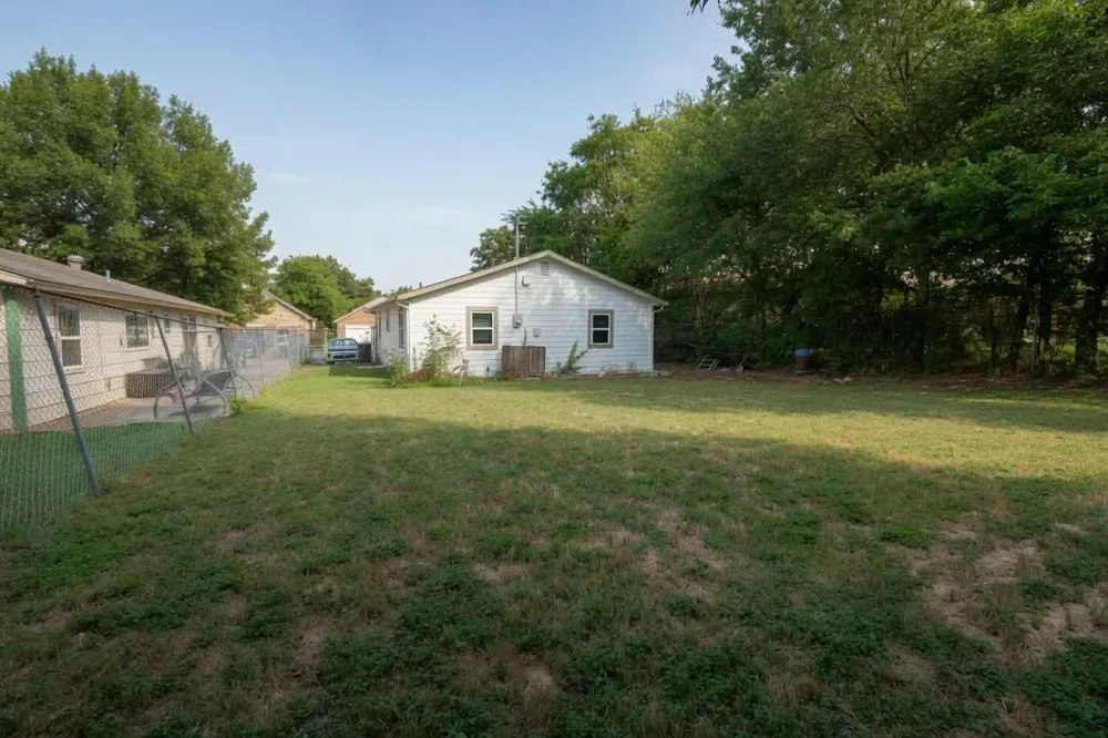 1021 Baker Street Fort Worth, TX 76104