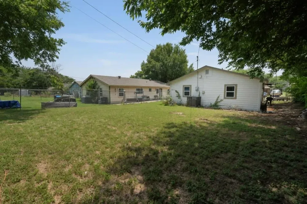 1021 Baker Street Fort Worth, TX 76104