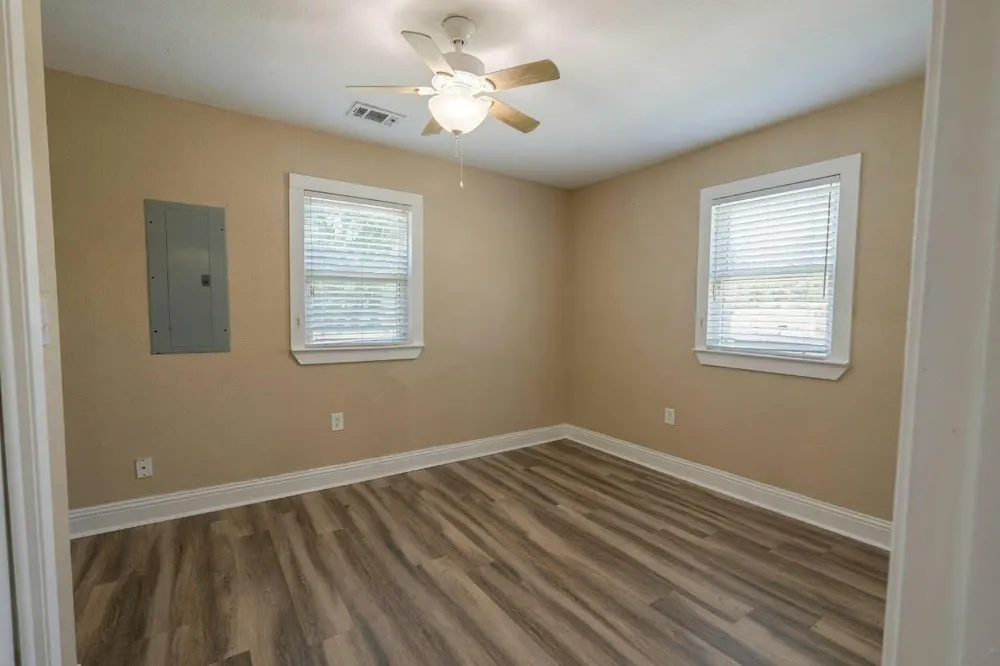 1021 Baker Street Fort Worth, TX 76104