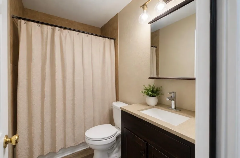 1021 Baker Street Fort Worth, TX 76104