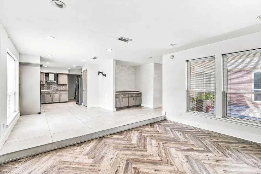 1135 Trowbridge Drive Houston, TX 77062