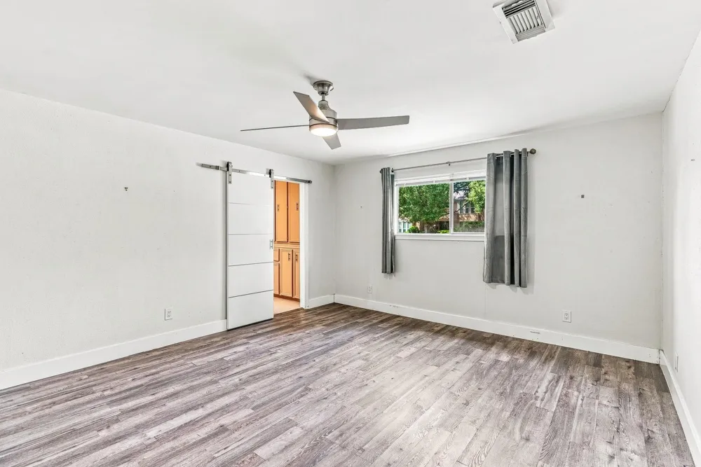 1135 Trowbridge Drive Houston, TX 77062